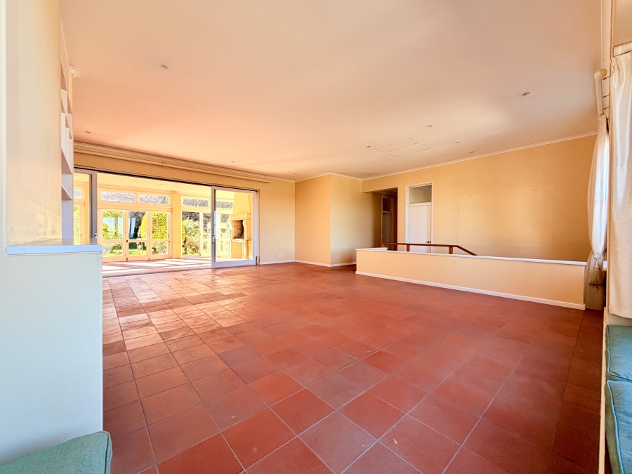 4 Bedroom Property for Sale in Voelklip Western Cape
